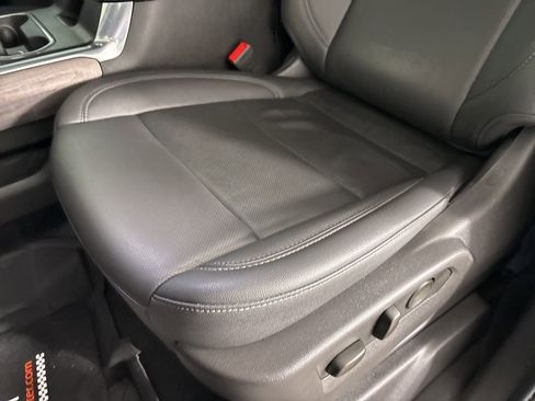 Used 2025 Chevrolet Silverado 3500 LTZ w/ LTZ Premium Package image 12