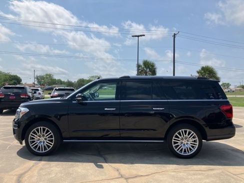Used 2022 Ford Expedition Max Limited AWD/4WD image 4