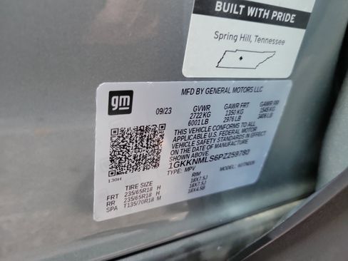 Used 2023 GMC Acadia SLT w/ Technology Package image 30