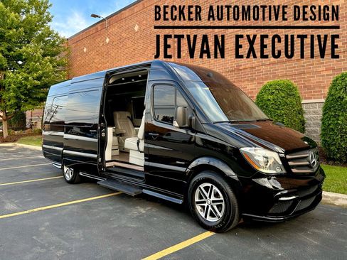 Used 2015 Mercedes-Benz Sprinter 2500 w/ Active Safety Plus Package image 95