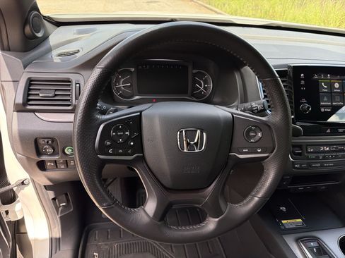 Used 2025 Honda Passport EX-L image 24