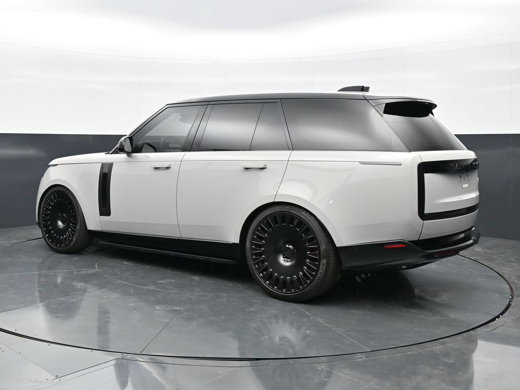Used 2025 Land Rover Range Rover SV AWD/4WD image 8