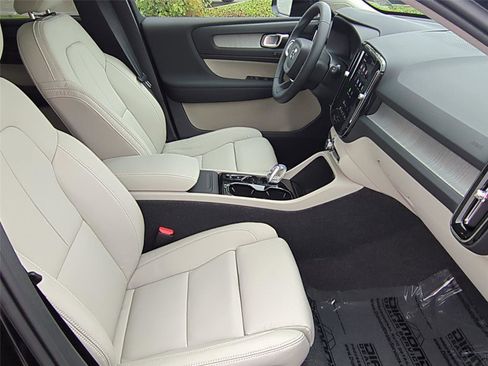 New 2026 Volvo XC40 B5 Plus w/ Protection Package Premier image 20