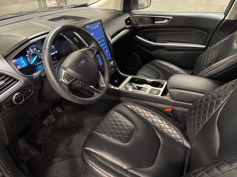 Used 2024 Ford Edge Titanium image 17