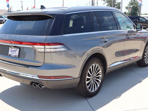 Used 2023 Lincoln Aviator Reserve image 6