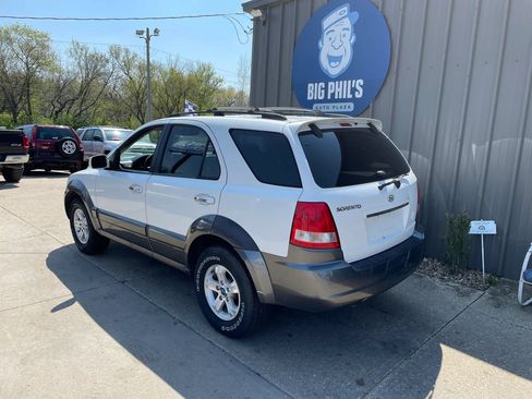 Used 2005 Kia Sorento EX RWD image 2