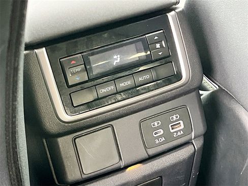 Used 2024 Subaru Ascent Onyx Edition image 25
