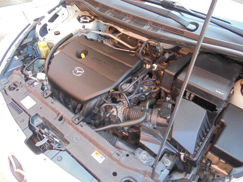 Used 2015 MAZDA MAZDA5 Sport FWD image 37