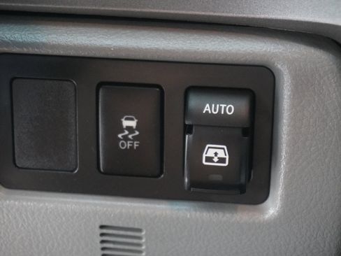 Used 2015 Toyota Sequoia Platinum image 28