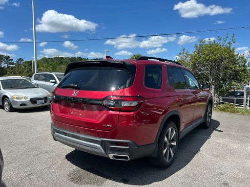 Used 2023 Honda Pilot Elite image 3