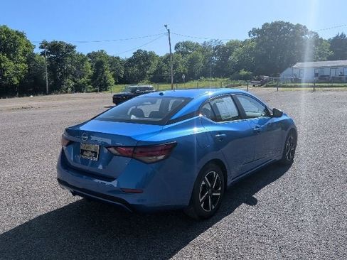 Used 2025 Nissan Sentra SV FWD image 5