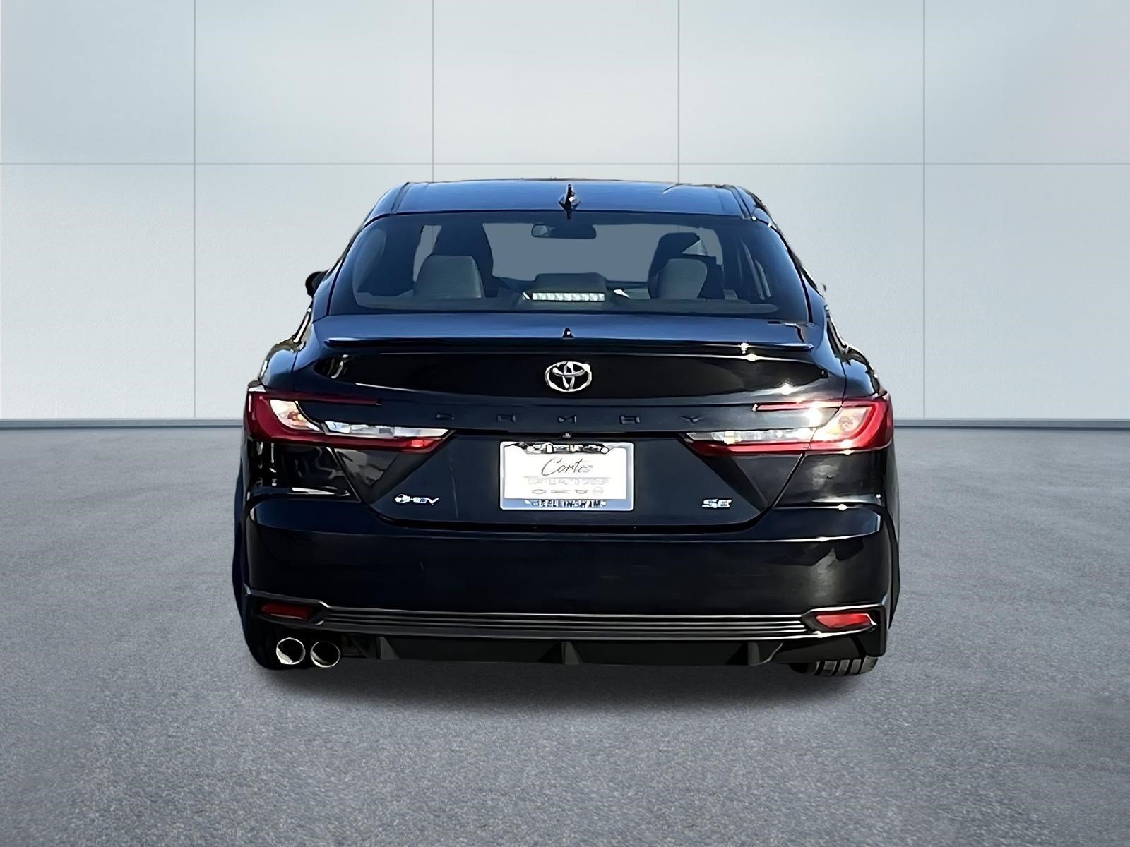Used 2025 Toyota Camry SE FWD image 5