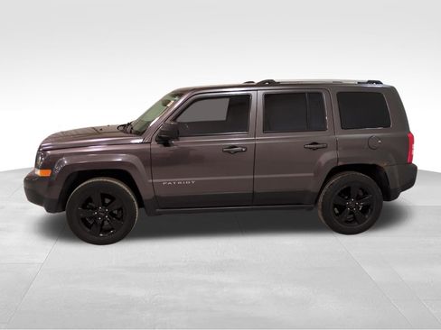 Used 2016 Jeep Patriot High Altitude image 7
