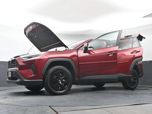Used 2023 Toyota RAV4 LE AWD/4WD image 44