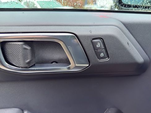 New 2025 Ford Bronco Raptor image 12