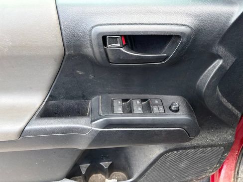 Used 2019 Toyota Tacoma SR AWD/4WD image 9