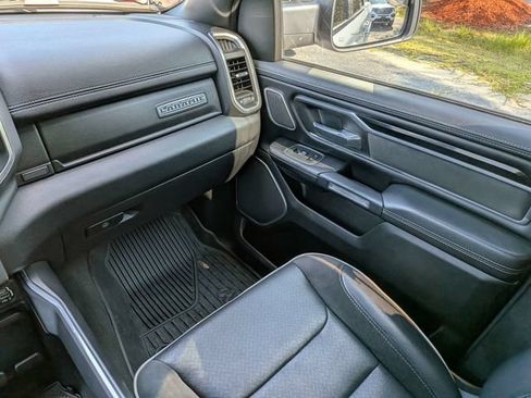 Used 2022 RAM 1500 Laramie AWD/4WD image 16