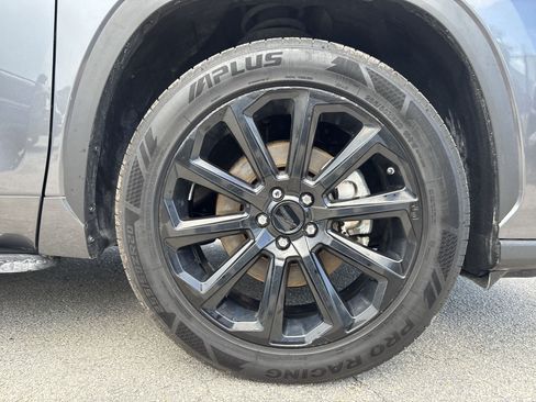 Used 2023 Toyota Highlander XLE FWD image 18