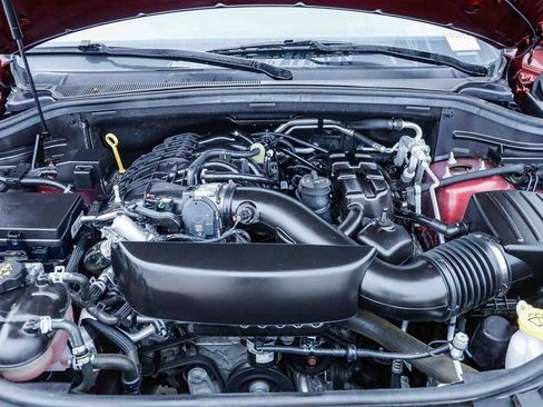 Certified 2024 Dodge Durango GT image 28