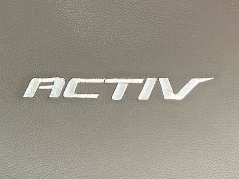 Used 2024 Chevrolet Trax ACTIV w/ Sunroof Package FWD image 13