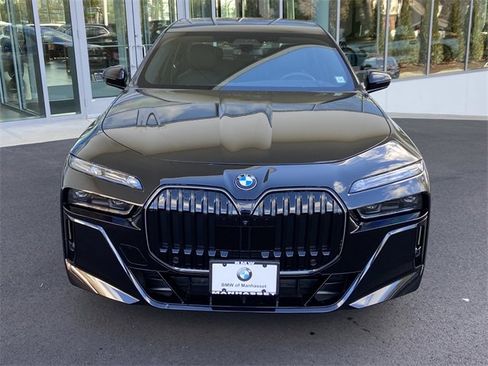 Certified 2025 BMW 740i xDrive w/ Executive Package image 2