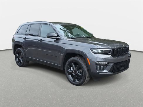 New 2025 Jeep Grand Cherokee Limited w/ Black Appearance Package image 3
