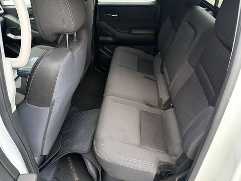 Used 2025 Nissan Frontier SV RWD image 21