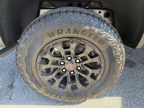 New 2026 GMC Canyon Elevation RWD image 18