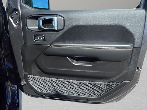 Used 2025 Jeep Gladiator Sport image 13