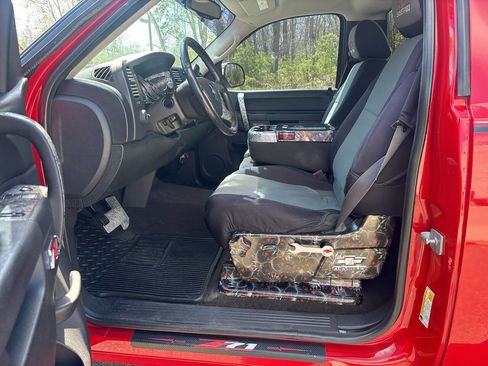 Used 2011 Chevrolet Silverado 1500 LT w/ Interior Plus Package AWD/4WD image 20