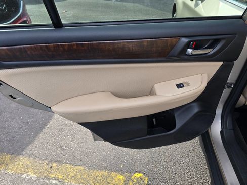 Used 2015 Subaru Outback 2.5i Limited image 22