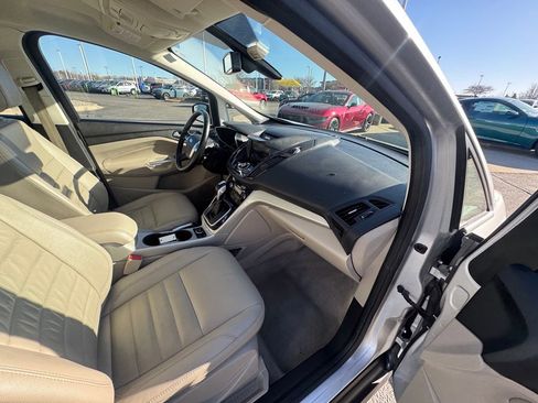 Used 2015 Ford C-MAX Energi SEL w/ Equipment Group 302A image 19