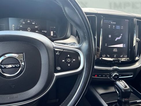 Used 2019 Volvo XC60 T6 Momentum w/ Premium Package AWD/4WD image 17