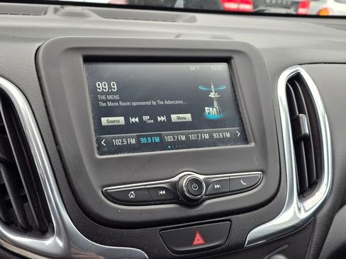 Used 2018 Chevrolet Equinox LT FWD image 19