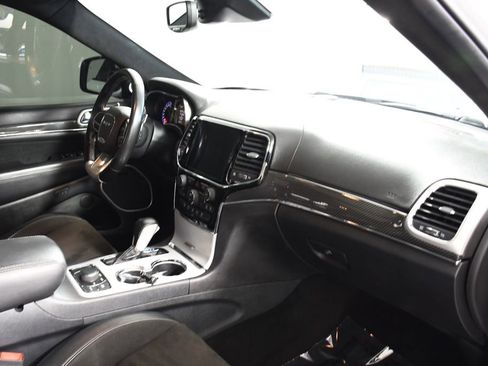 Used 2020 Jeep Grand Cherokee SRT AWD/4WD image 19