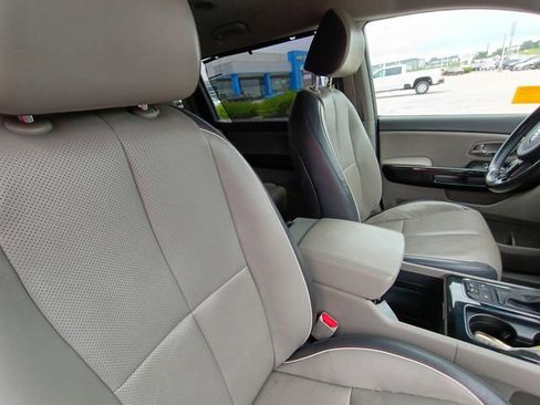 Used 2017 Kia Sedona SX FWD image 12