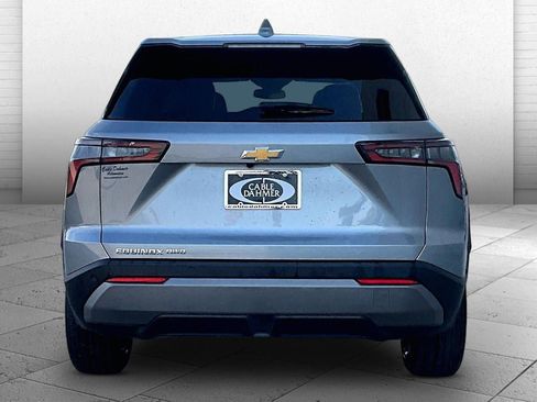 Used 2025 Chevrolet Equinox LT image 3