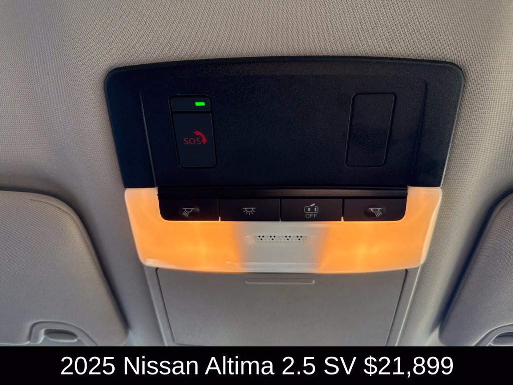 Used 2025 Nissan Altima 2.5 SV FWD image 32