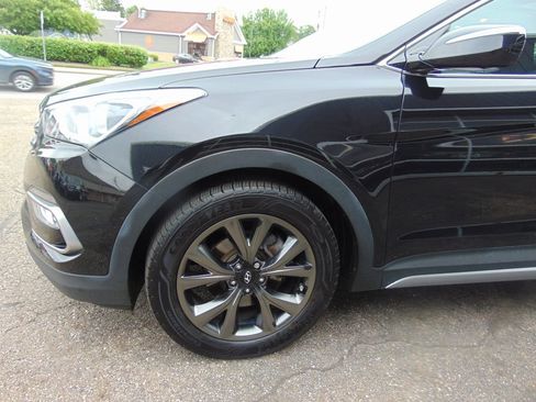 Used 2017 Hyundai Santa Fe Sport w/ 2.0T Ultimate Tech Package 05 AWD/4WD image 12