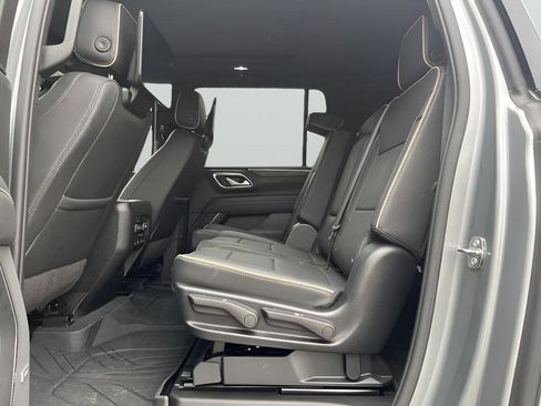 Used 2023 Chevrolet Suburban Premier w/ Advanced Technology Package image 9