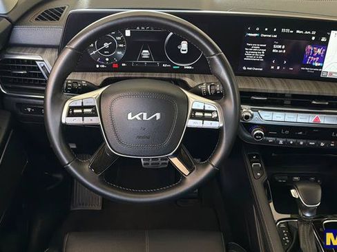 Used 2023 Kia Telluride SX FWD image 16