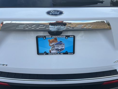 Used 2024 Ford Explorer Limited image 40