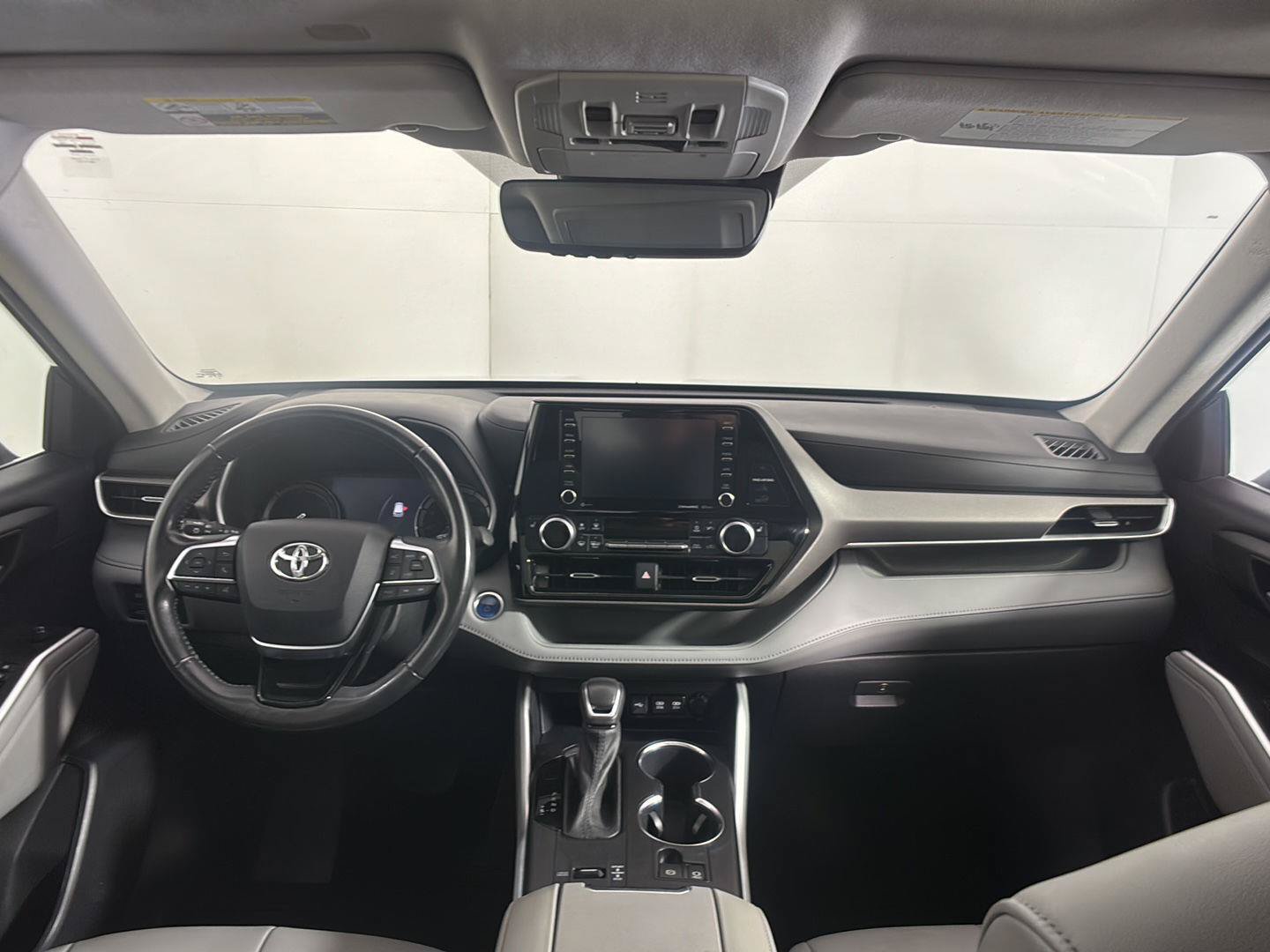 Used 2021 Toyota Highlander XLE AWD/4WD image 21