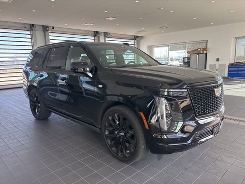 Used 2026 Cadillac Escalade Platinum Sport image 6