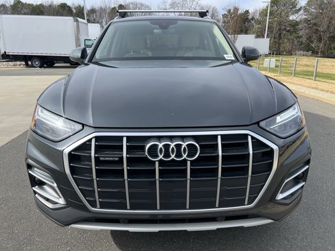 Used 2021 Audi Q5 Premium w/ Convenience Package image 4