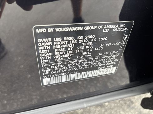 Used 2024 Volkswagen Atlas SEL Premium R-Line AWD/4WD image 37