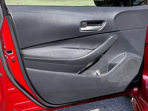 Used 2021 Toyota Corolla LE image 25