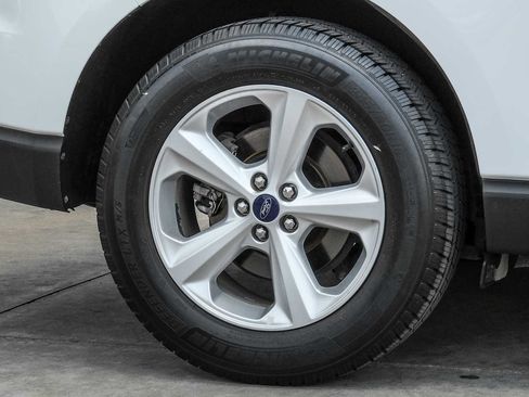 Used 2017 Ford Edge SE image 45