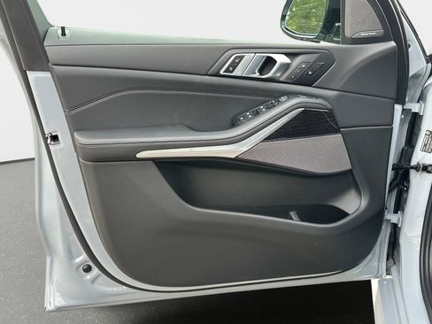 New 2026 BMW X5 xDrive40i w/ M Sport Package image 15