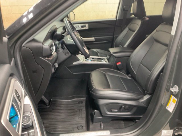 Used 2023 Ford Explorer Limited w/ Equipment Group 301A AWD/4WD image 8